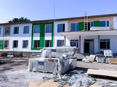 Продолжается ремонт  Новоивановской школы 